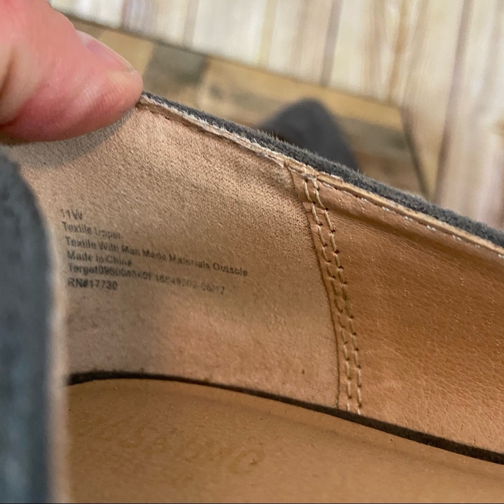 Gray suede open flats size 11Wide - Picture 8 of 9